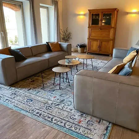 Jarnitz アパート *